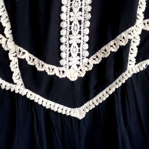 BLACK PEASANT BABYDOLL DRESS WITH CREAM LACE BELL SLEEVES COWGIRL WHIMSIGOTH - Picture 2 of 10